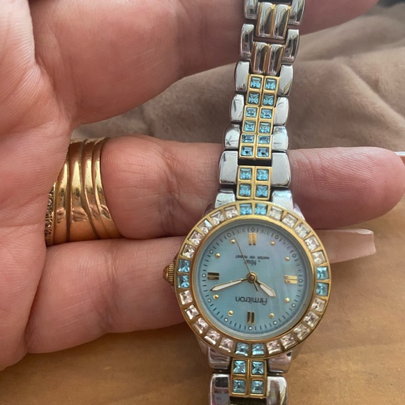 Armitron woman’s quarts watch waterproof - Picture 3 of 10